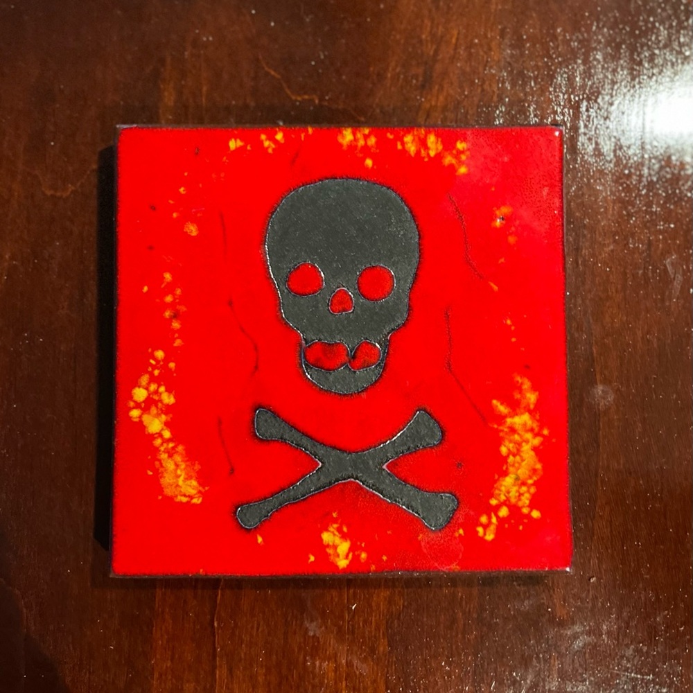 VINTAGE TILE TRIVET by Square Heat. 
Skull and Crossbones 
#171